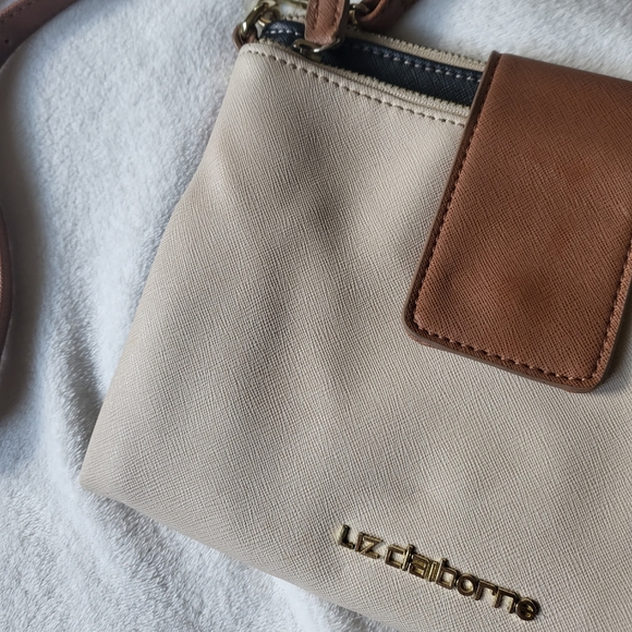 Liz Claiborne crossbody Bag - Picture 3 of 8